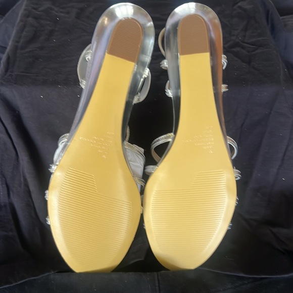 NWT Original Box I. Miller Two-Tone Silver Strappy Dressy Wedges. Size 7 - Picture 8 of 10